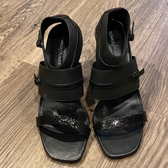 NWOB Donald Pliner Edie Office Siren Open Toe Black Italian Leather Heels 8.5 - Picture 9 of 16